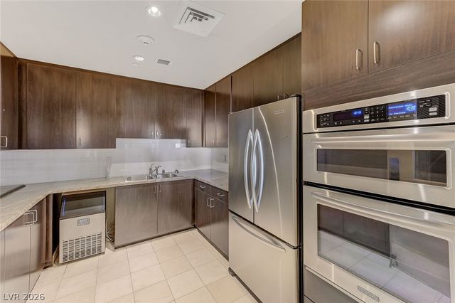 8255 Las Vegas Boulevard 201, Las Vegas, NV 89123