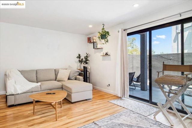 5 embarcadero 130, Oakland, CA 94607