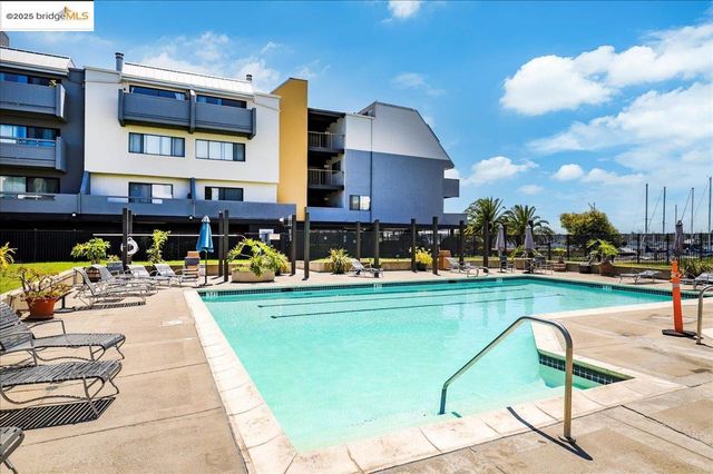 5 embarcadero 130, Oakland, CA 94607