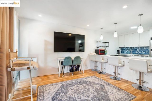 5 embarcadero 130, Oakland, CA 94607