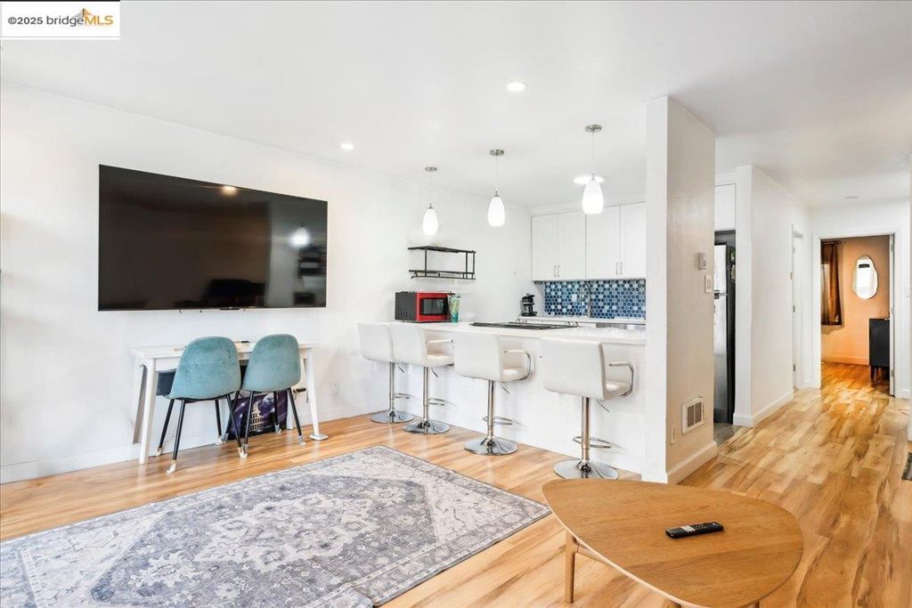 5 embarcadero 130, Oakland, CA 94607