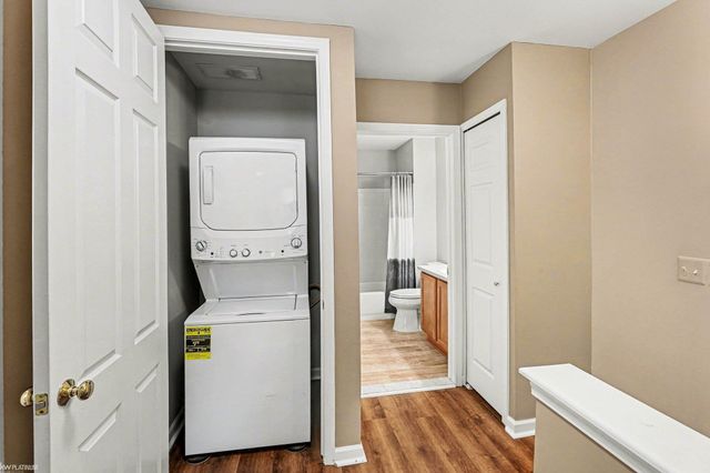 56659 Long Island Drive, Shelby Twp, MI 48316