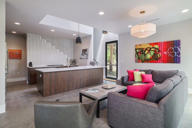 1325 Bonham TER C, Austin, TX 78704