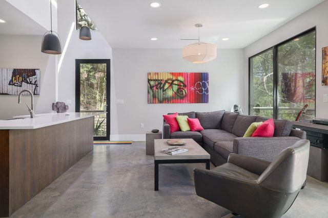 1325 Bonham TER C, Austin, TX 78704