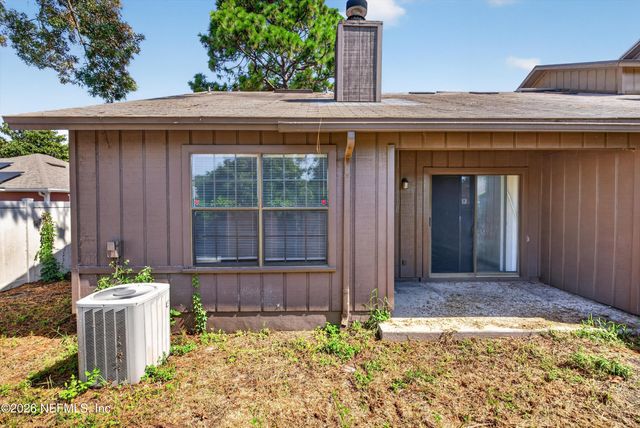 8010 INTERNATIONAL VILLAGE Drive, Jacksonville, FL 32277