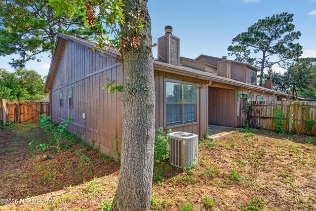 8010 INTERNATIONAL VILLAGE Drive, Jacksonville, FL 32277