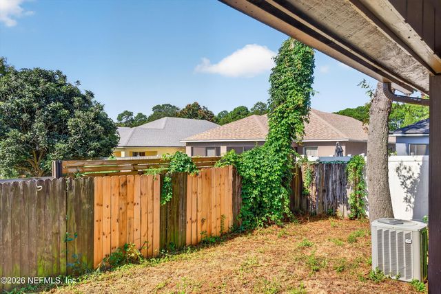 8010 INTERNATIONAL VILLAGE Drive, Jacksonville, FL 32277
