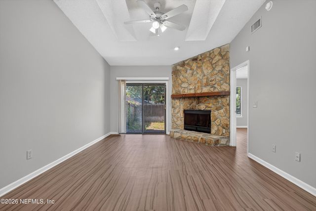8010 INTERNATIONAL VILLAGE Drive, Jacksonville, FL 32277