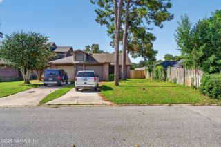 8010 INTERNATIONAL VILLAGE Drive, Jacksonville, FL 32277