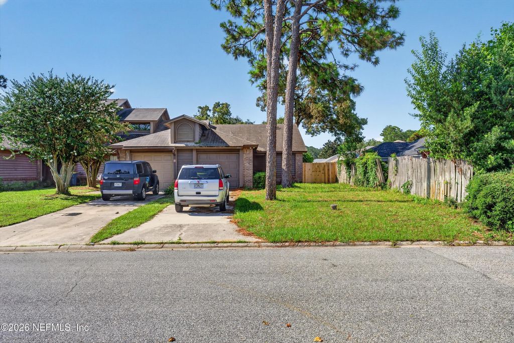 8010 INTERNATIONAL VILLAGE Drive, Jacksonville, FL 32277