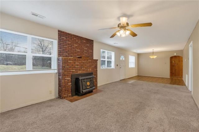 409 W Van Buren Street, Gallatin, MO 64640