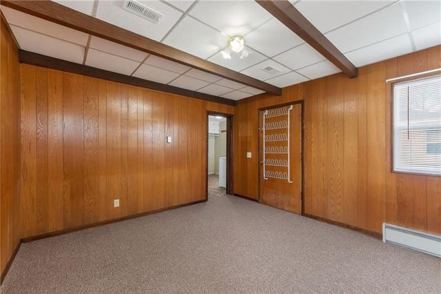 409 W Van Buren Street, Gallatin, MO 64640