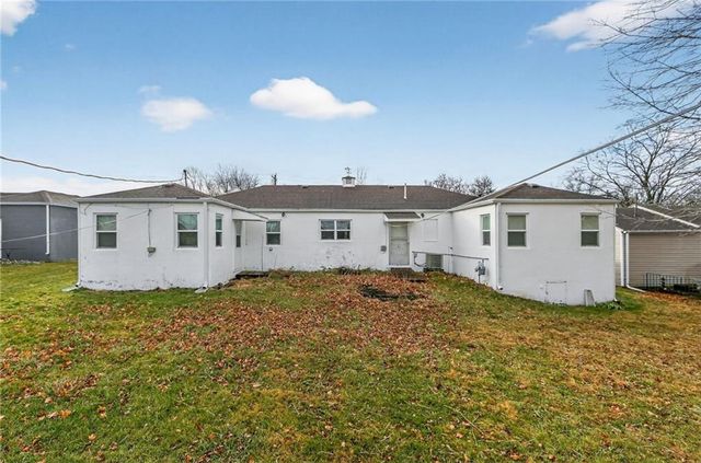 409 W Van Buren Street, Gallatin, MO 64640