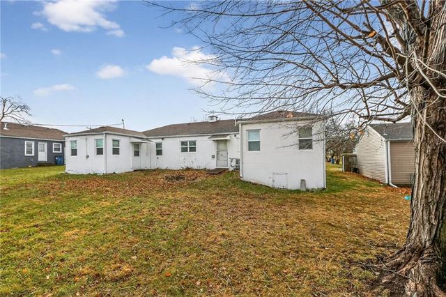 409 W Van Buren Street, Gallatin, MO 64640