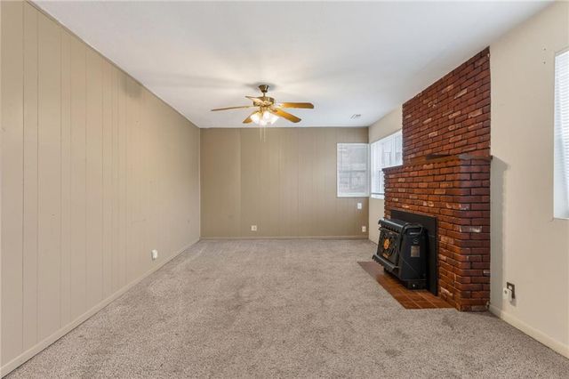 409 W Van Buren Street, Gallatin, MO 64640