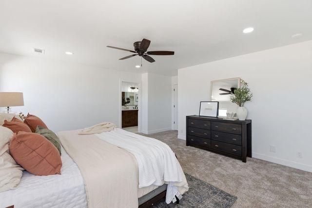 1023 N Euclid Avenue, Dinuba, CA 93618