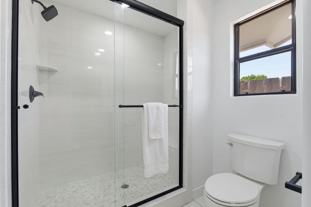 1023 N Euclid Avenue, Dinuba, CA 93618