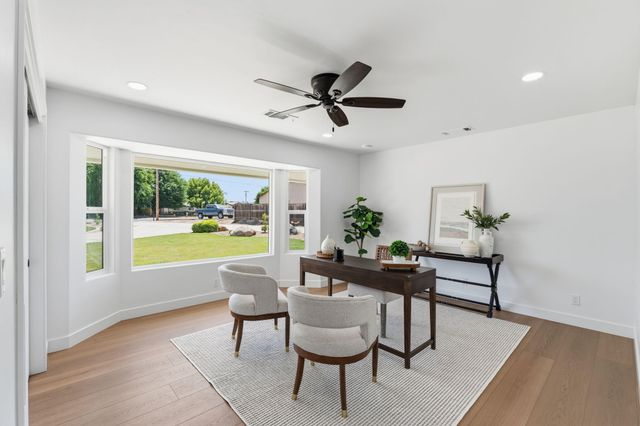 1023 N Euclid Avenue, Dinuba, CA 93618