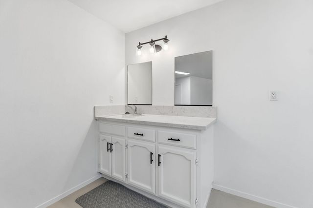 1023 N Euclid Avenue, Dinuba, CA 93618