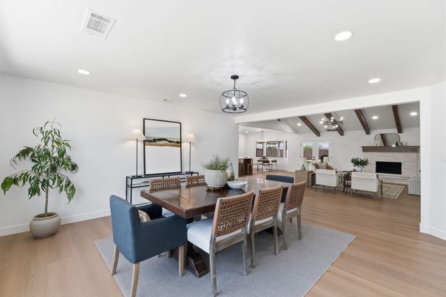 1023 N Euclid Avenue, Dinuba, CA 93618