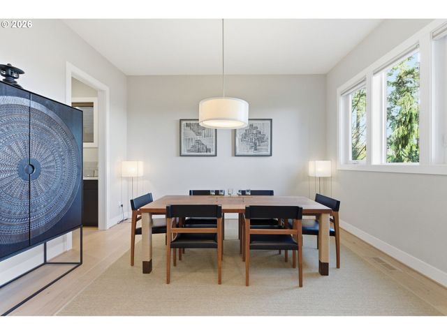 2123 S MILITARY Rd, Portland, OR 97219