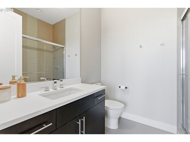 2123 S MILITARY Rd, Portland, OR 97219