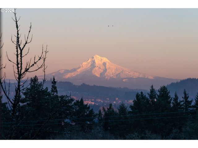 2123 S MILITARY Rd, Portland, OR 97219