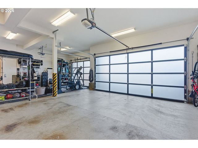 2123 S MILITARY Rd, Portland, OR 97219