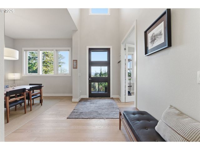 2123 S MILITARY Rd, Portland, OR 97219