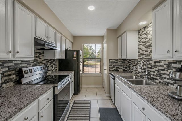 1202 Vinyard Ct Court A-B, College Station, TX 77840