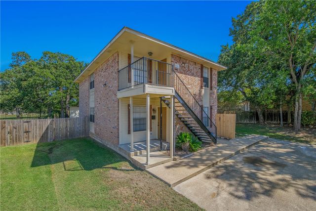 1202 Vinyard Ct Court A-B, College Station, TX 77840