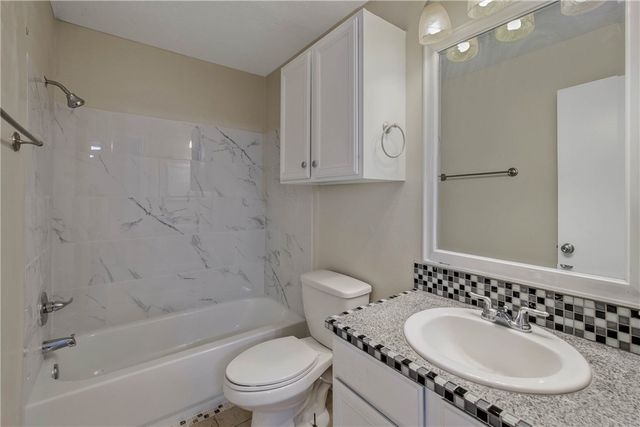 1202 Vinyard Ct Court A-B, College Station, TX 77840