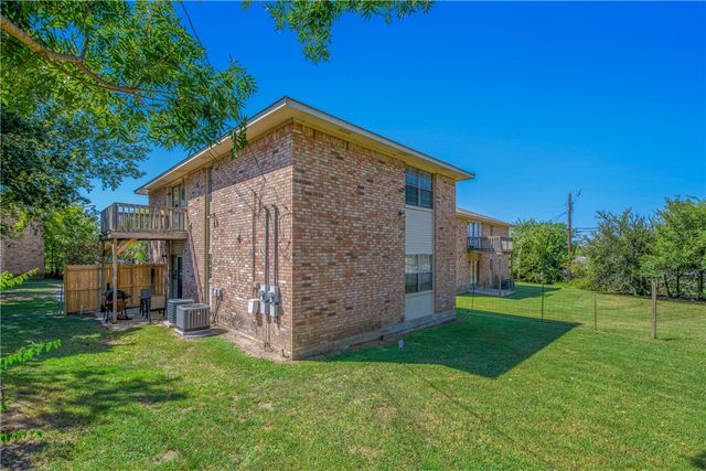 1202 Vinyard Ct Court A-B, College Station, TX 77840