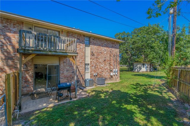 1202 Vinyard Ct Court A-B, College Station, TX 77840