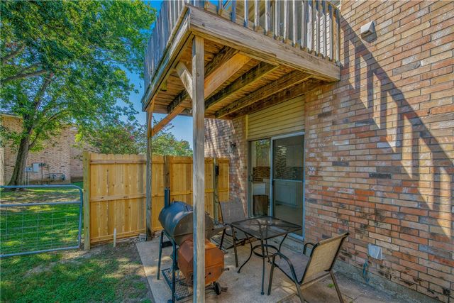 1202 Vinyard Ct Court A-B, College Station, TX 77840