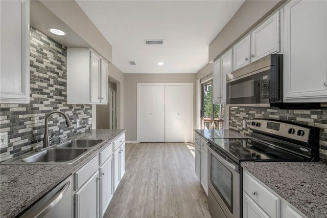 1202 Vinyard Ct Court A-B, College Station, TX 77840