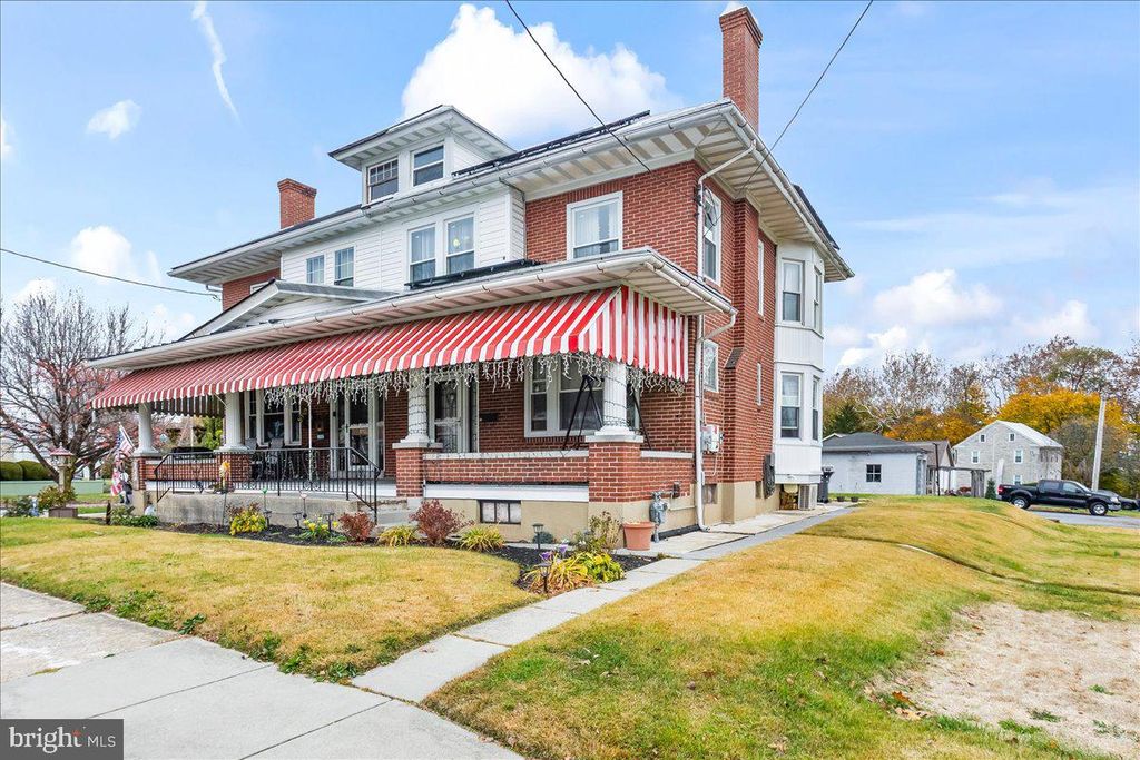 324 S BROAD ST, Myerstown, PA 17067