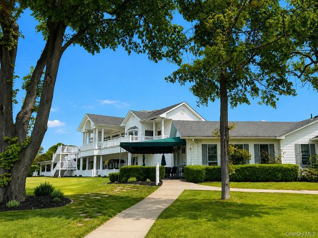 14 George Court, Bellport Village, NY 11713