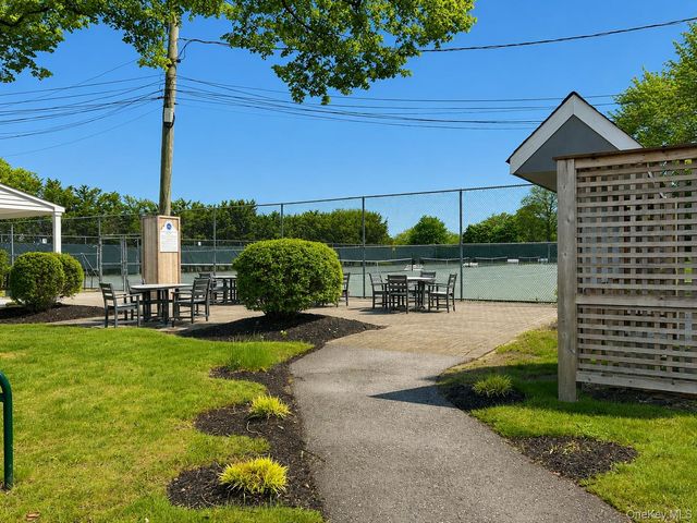 14 George Court, Bellport Village, NY 11713
