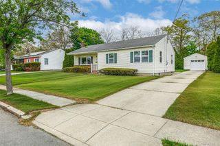 14 George Court, Bellport Village, NY 11713