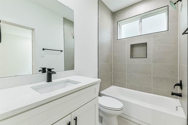 5703 Balbo Street F, Houston, TX 77091