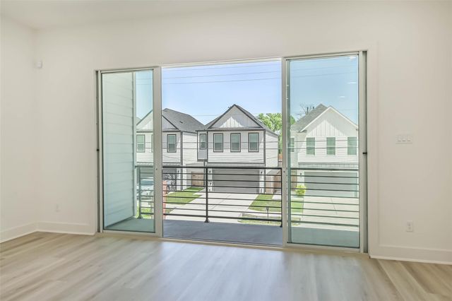 5703 Balbo Street F, Houston, TX 77091