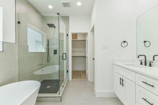 5703 Balbo Street F, Houston, TX 77091