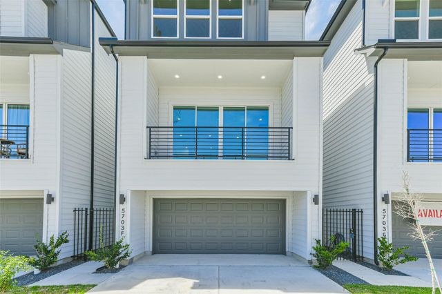 5703 Balbo Street F, Houston, TX 77091