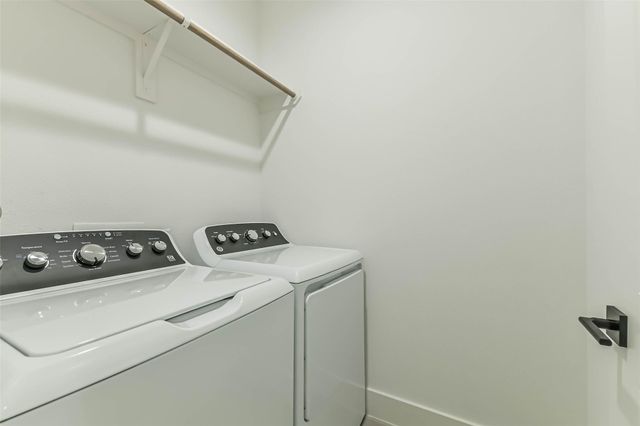 5703 Balbo Street F, Houston, TX 77091