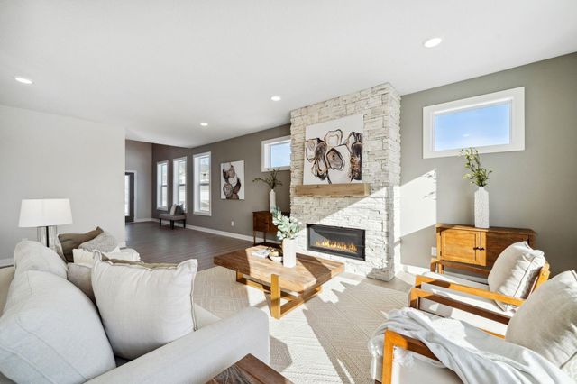 18200 103rd Avenue N, Maple Grove, MN 55311