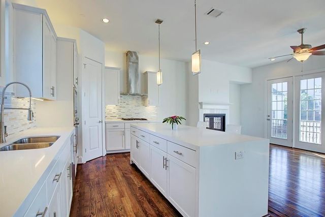 1120 Columbus Street D, Houston, TX 77019