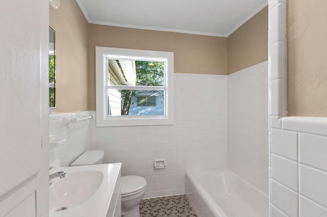 701 Crestview Dr., Hattiesburg, MS 39401