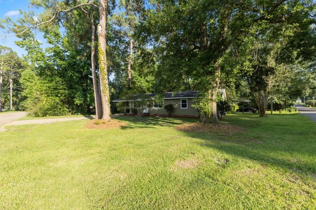 701 Crestview Dr., Hattiesburg, MS 39401