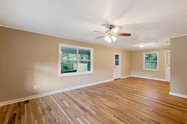 701 Crestview Dr., Hattiesburg, MS 39401